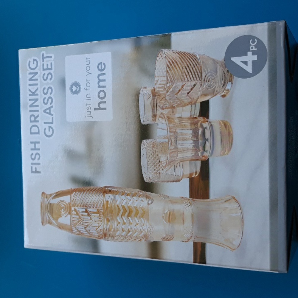 *NWT* 4PC Fish Drinking Glass Set